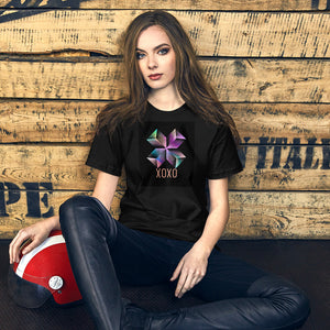 Women's Graphic Short-Sleeve T-Shirt / XOXO